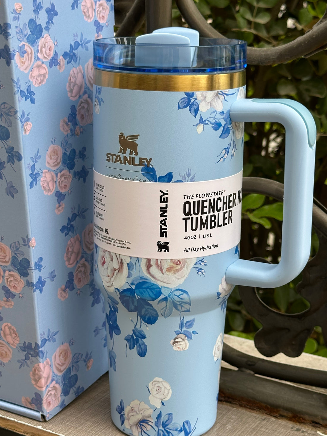 Stanley x LoveShackFancy Gift Box Packaging 40 oz - Blue floral