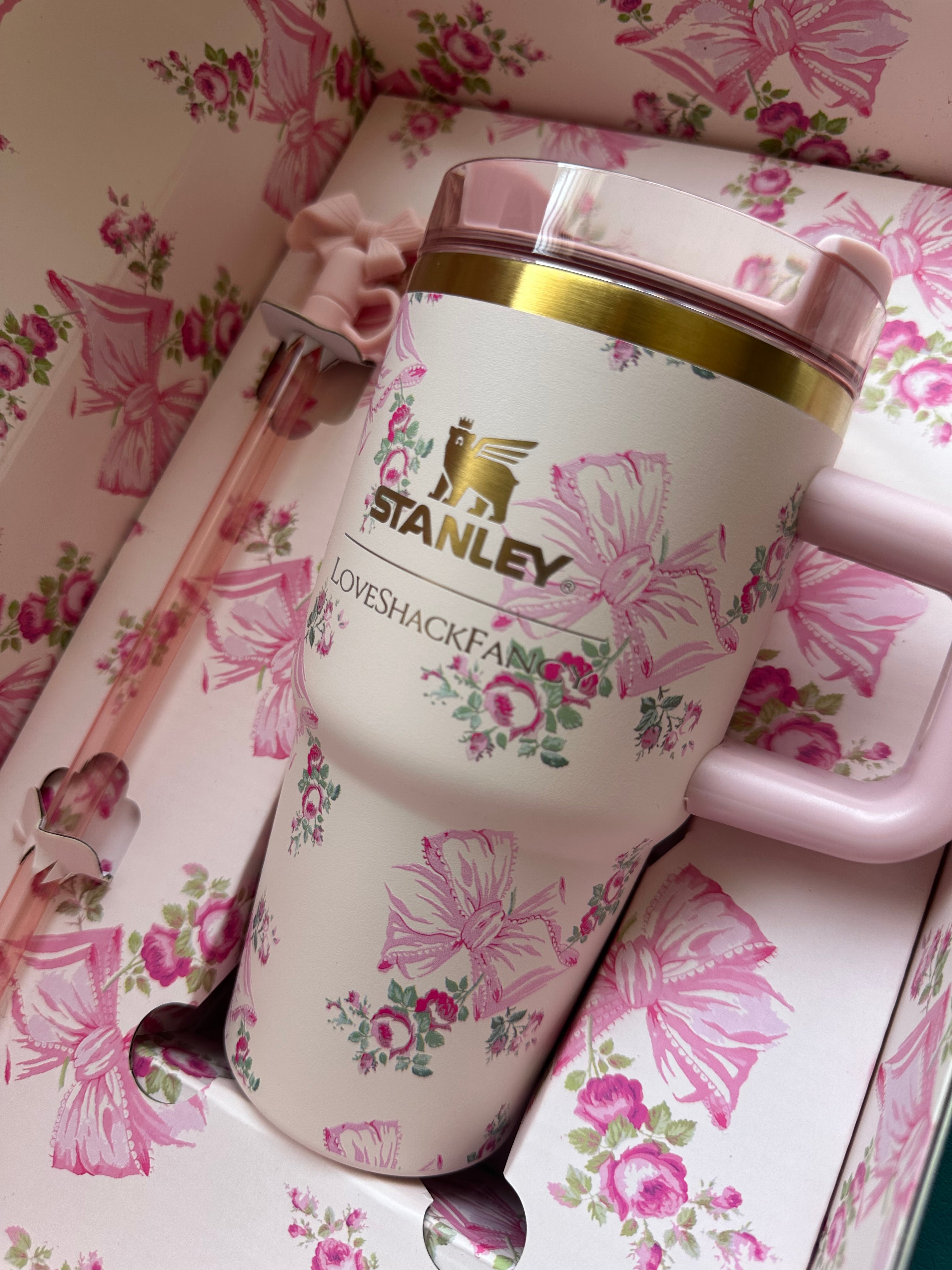 Stanley x LoveShackFancy Holiday Collection 20 oz - Rosa Beaux