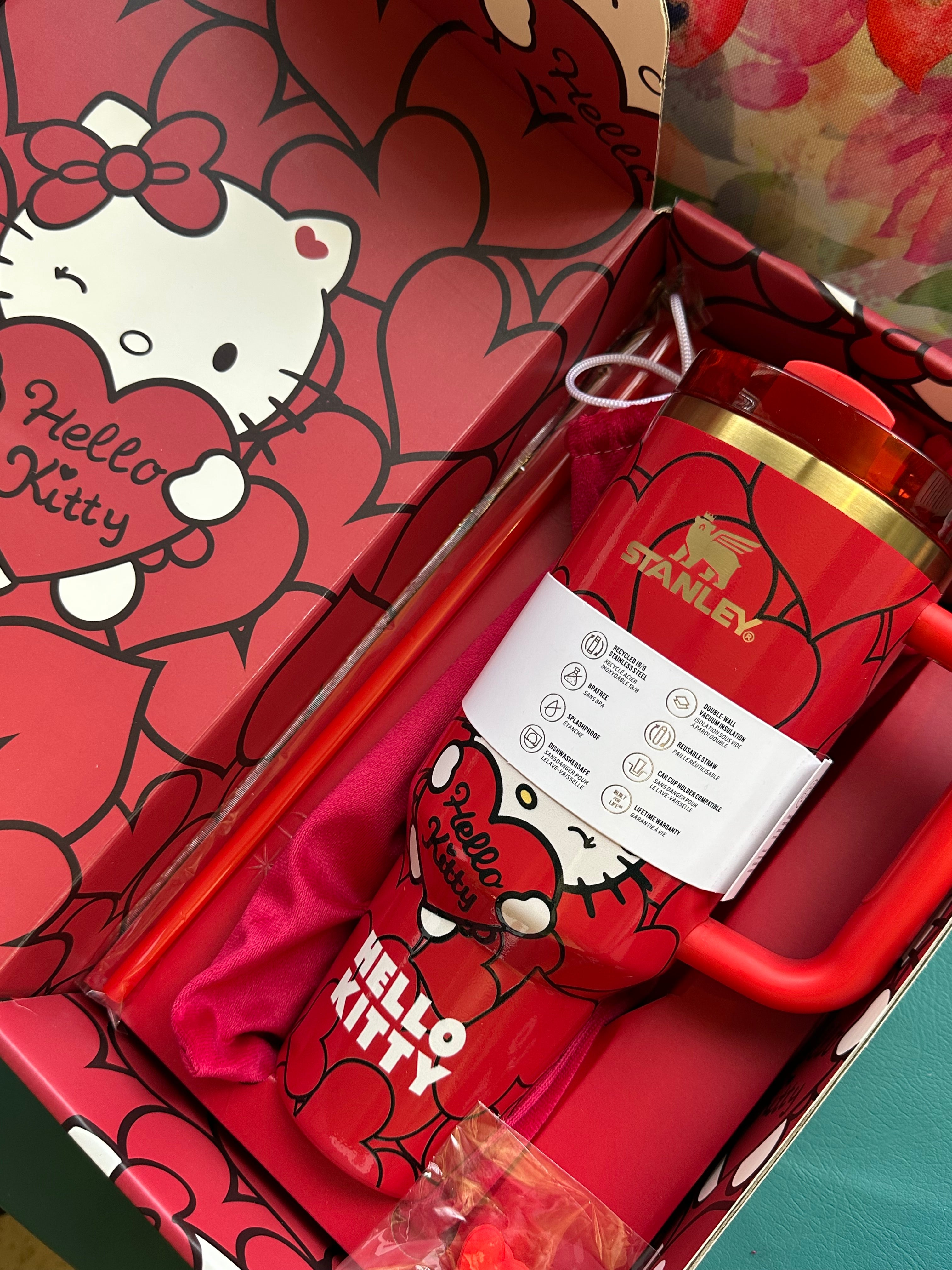 Hello Kitty Stanley Quencher H2.0 40oz FlowState Tumbler- Red gift box