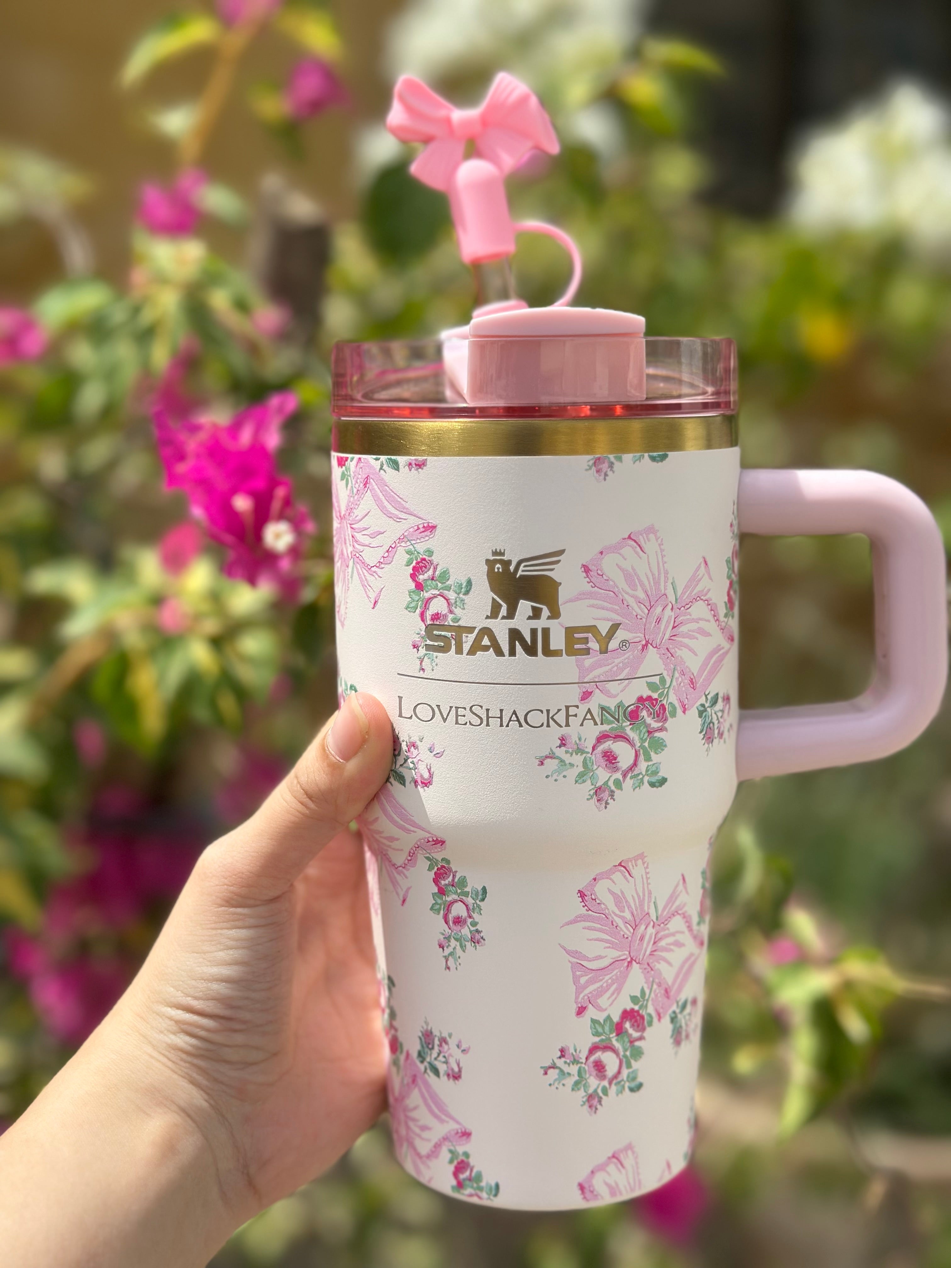 The Stanley x LoveShackFancy Quencher 20 oz– Rosa Beaux