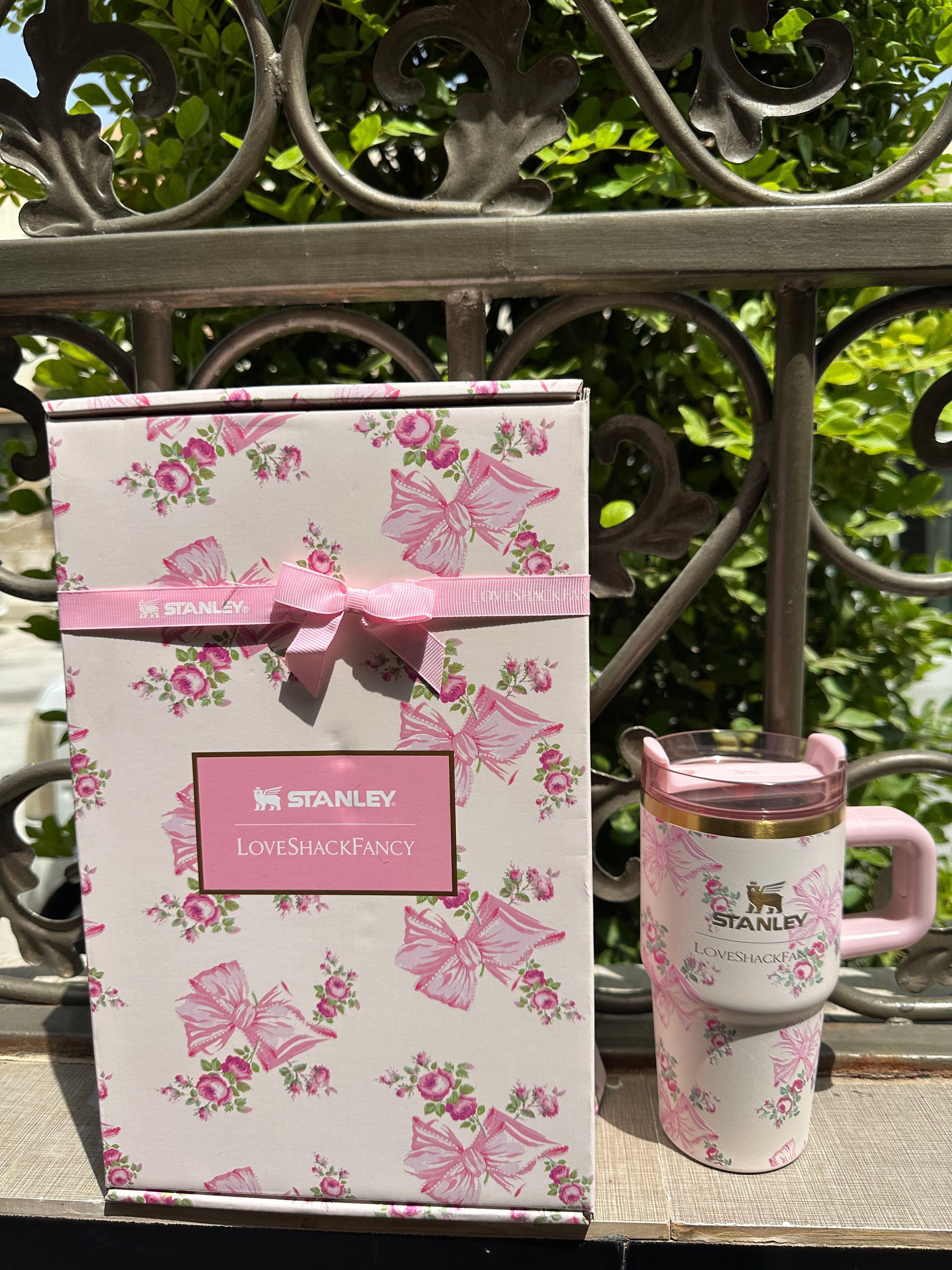 Stanley x LoveShackFancy Holiday Collection 20 oz - Rosa Beaux