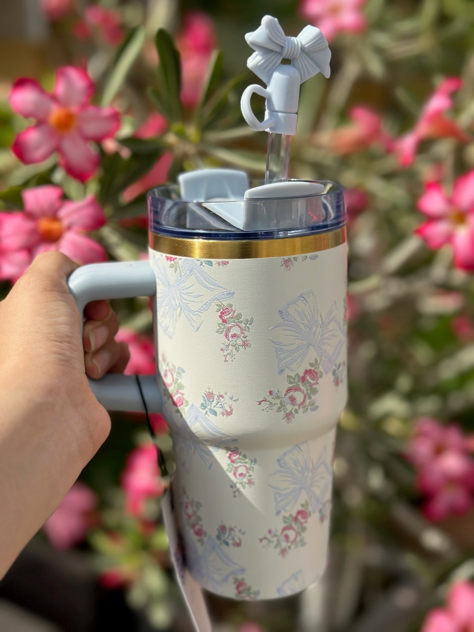 Stanley x LoveShackFancy Holiday Collection 20 oz - Rosa Beaux Blue