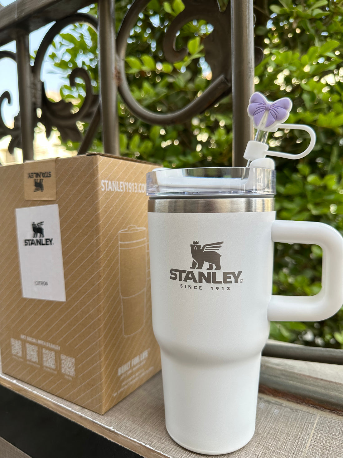The Quencher H2.O FlowState Tumbler | 20 OZ - White