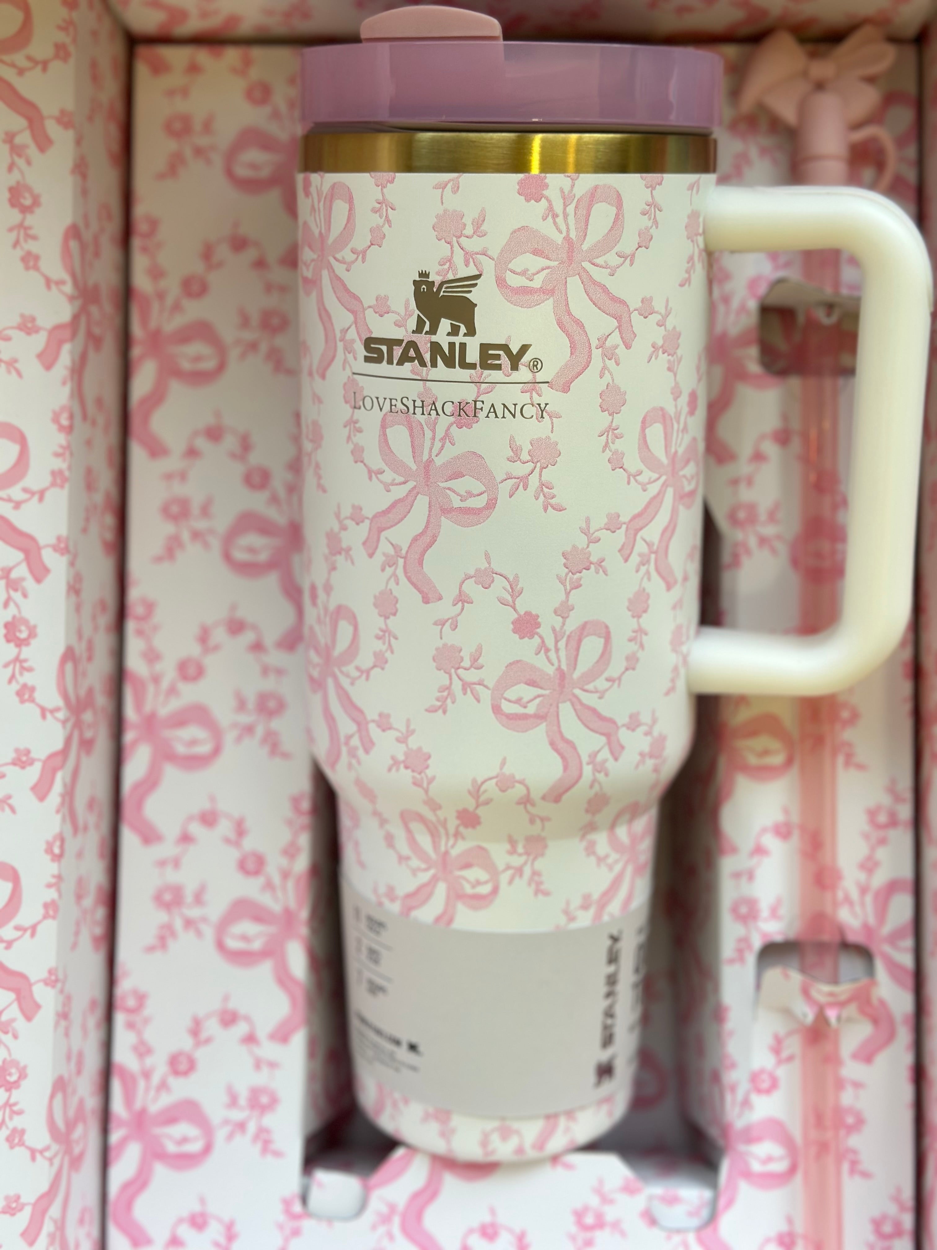Stanley 1913 x LoveShackFancy Holiday Quencher H2.0  FlowState Tumbler 40 OZ in Coquette Bow