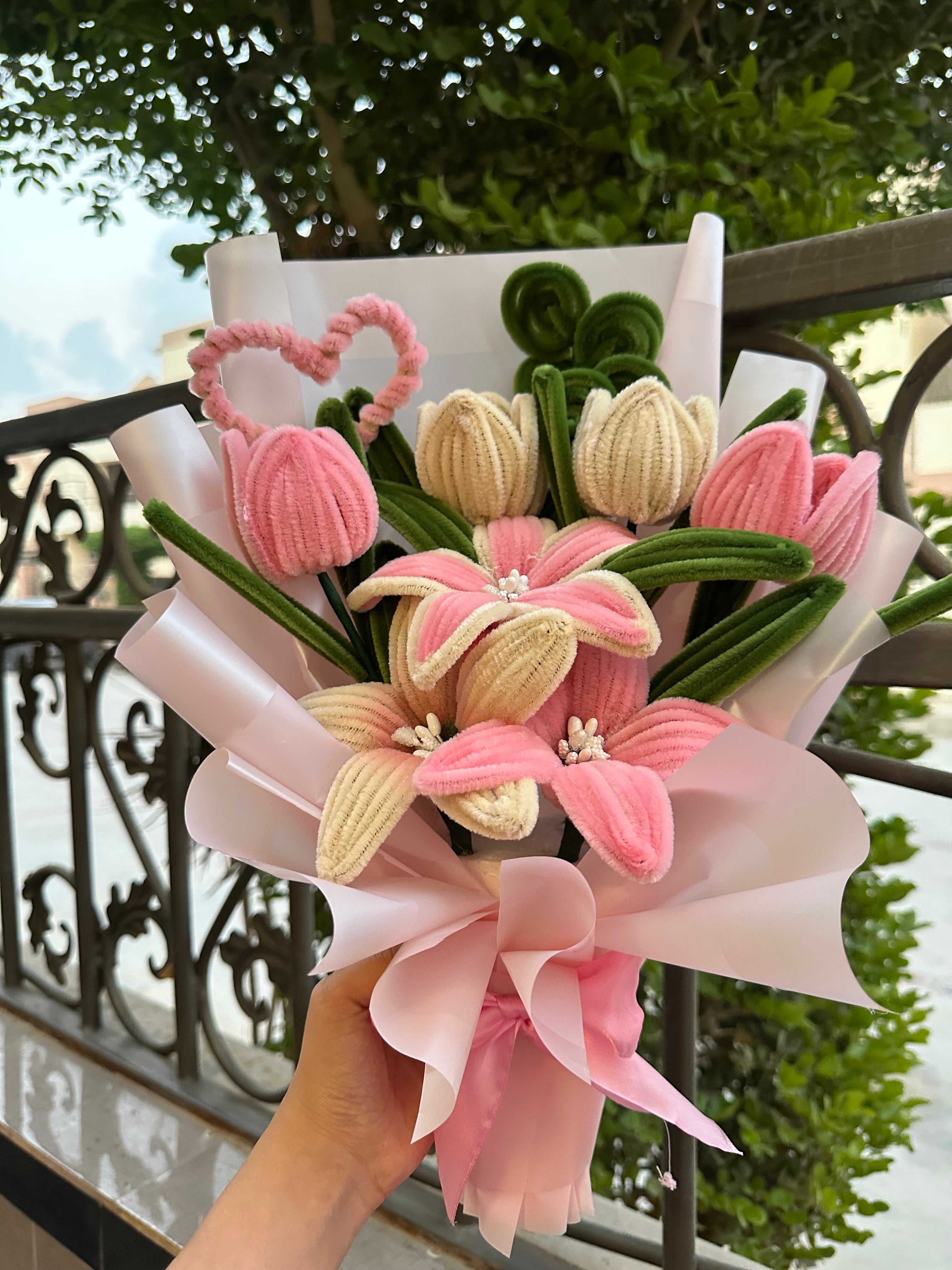 Hello Kitty 30cm Plush & Blooming Fuzzy Flower Bouquet — Gift Deal