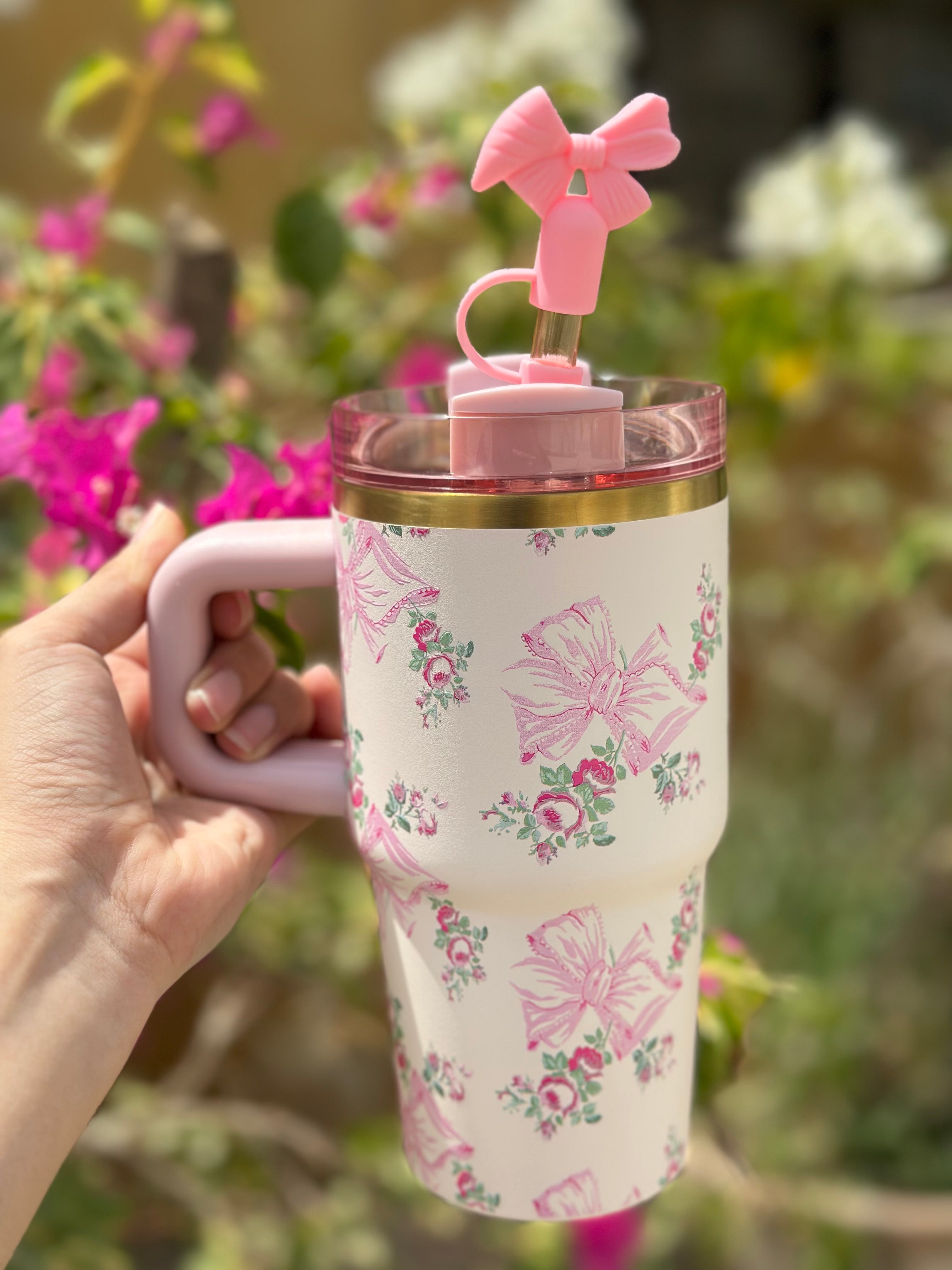 The Stanley x LoveShackFancy Quencher 20 oz– Rosa Beaux