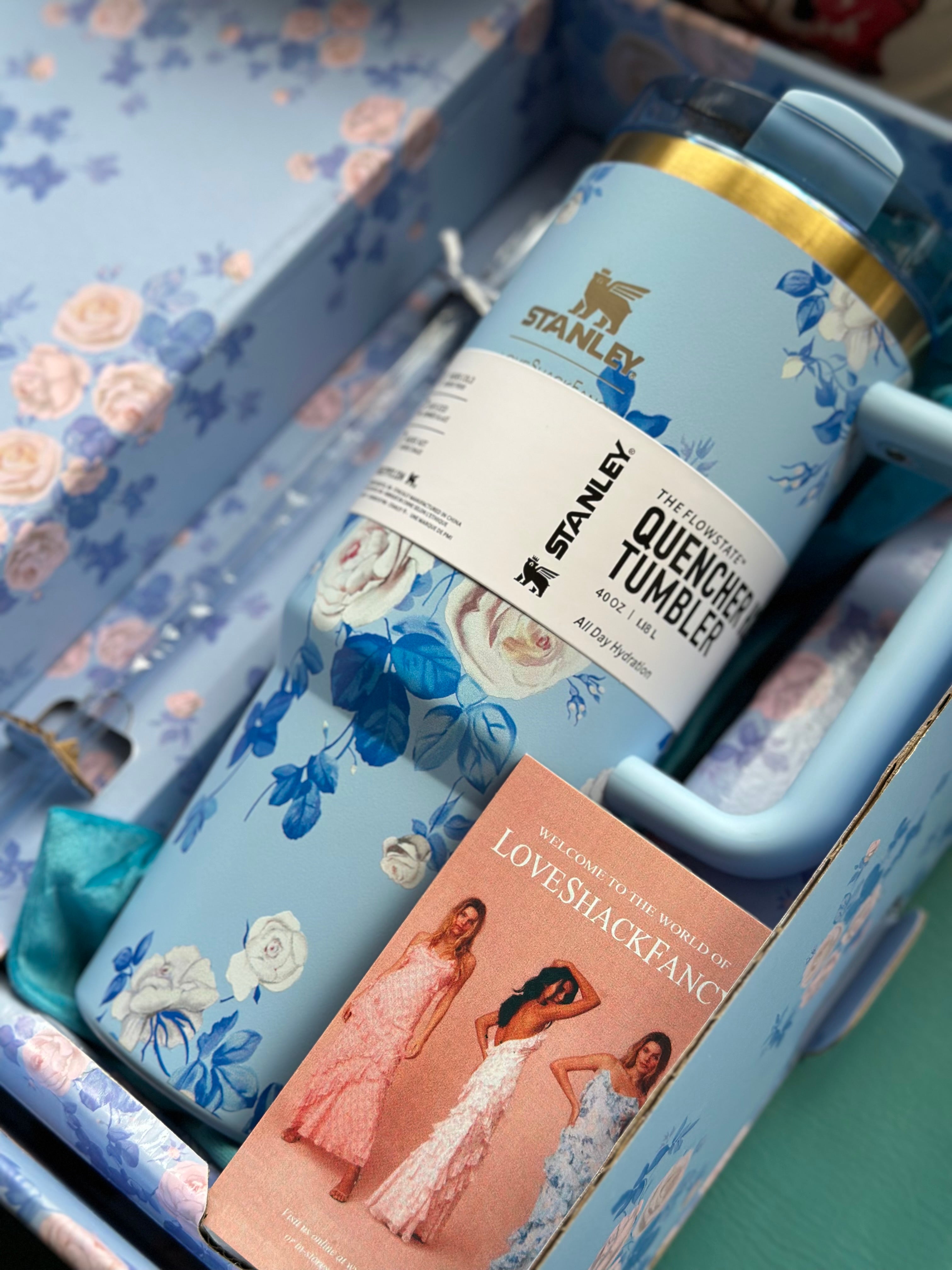 Stanley x LoveShackFancy Gift Box Packaging 40 oz - Blue floral