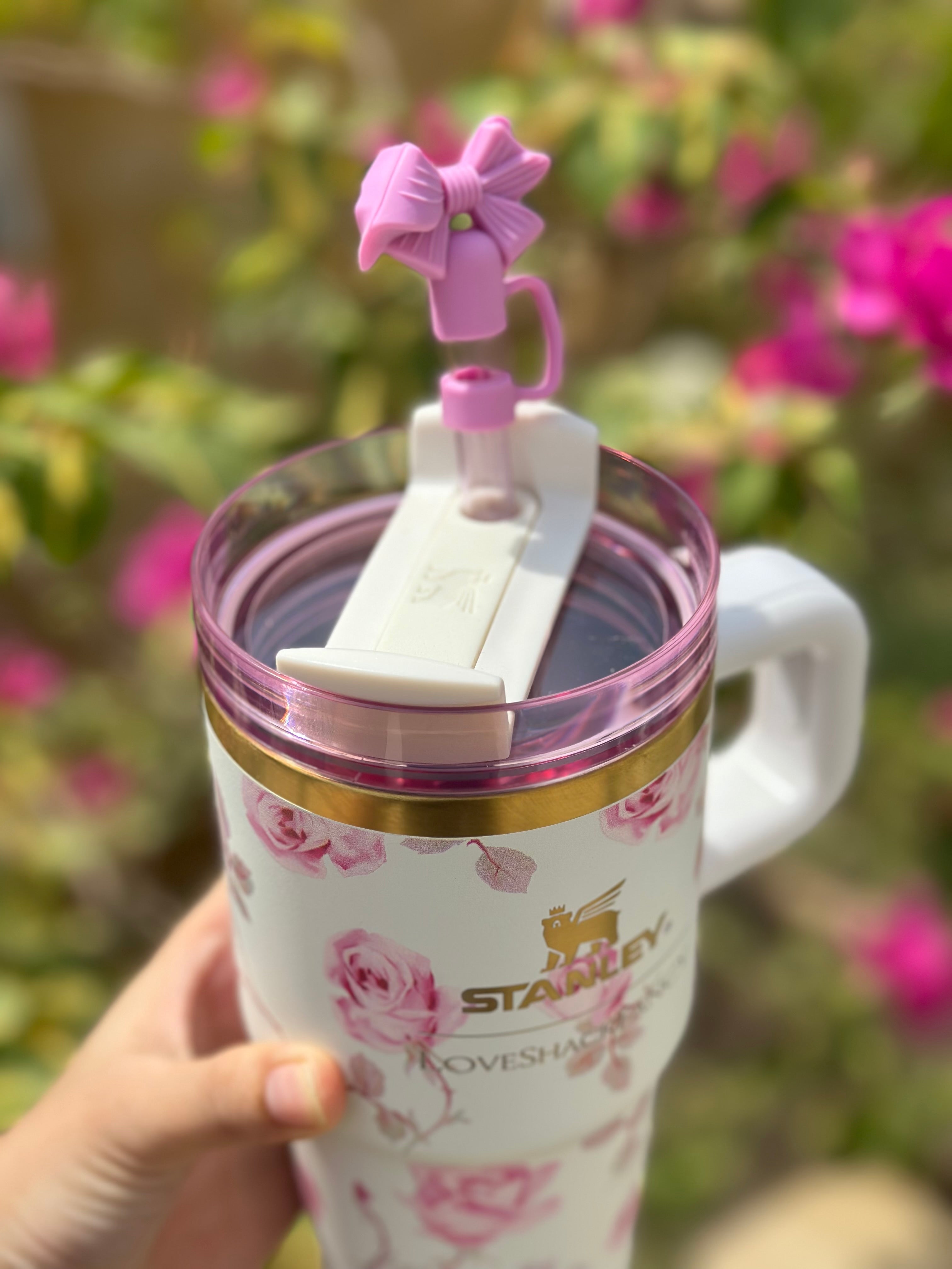The Stanley x LoveShackFancy Quencher 20 oz– Ribbon Rosa Collection