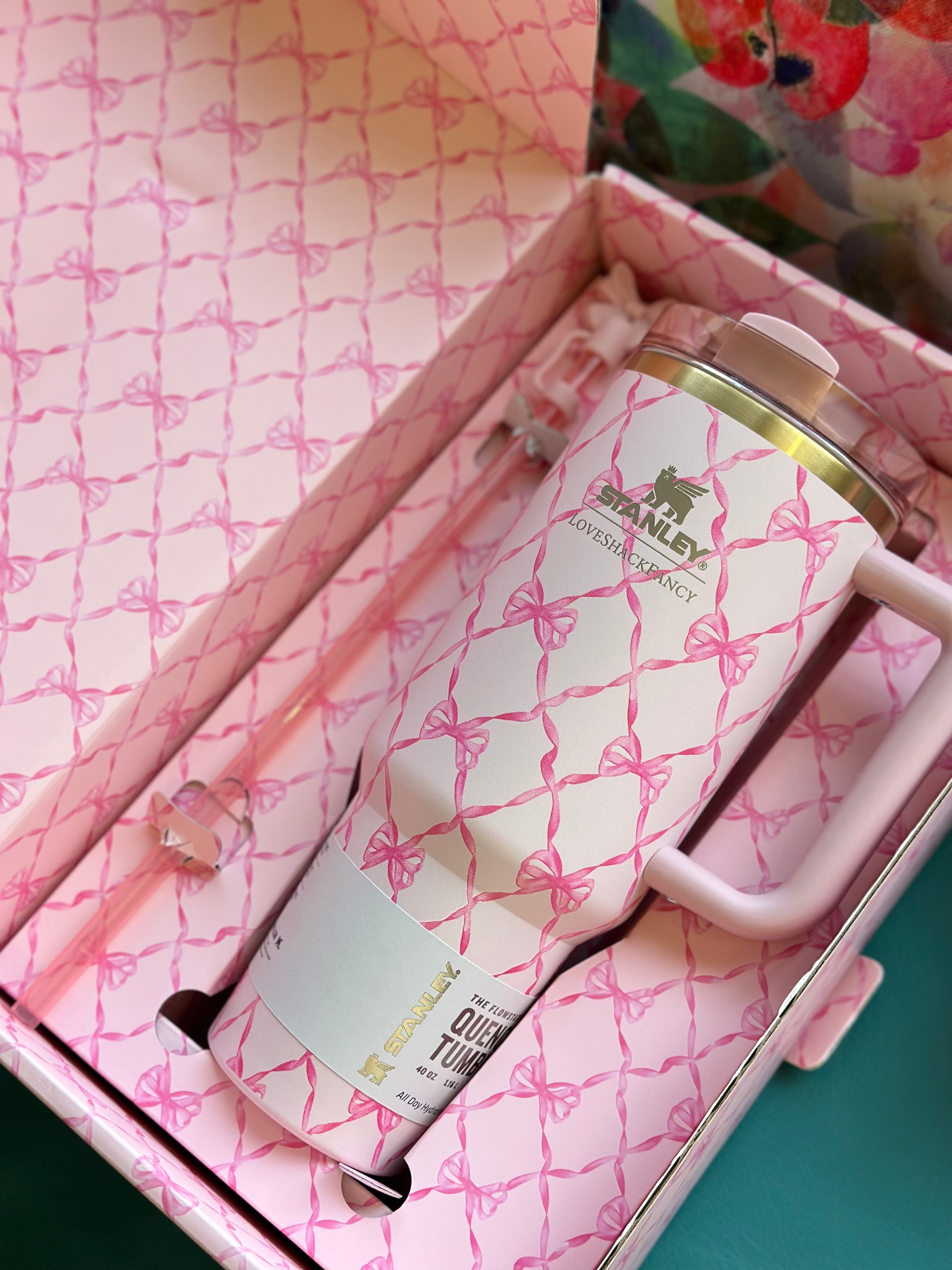 Stanley 1913 x LoveShackFancy Holiday Quencher H2.0  FlowState Tumbler 40 OZ in Coquette Bow