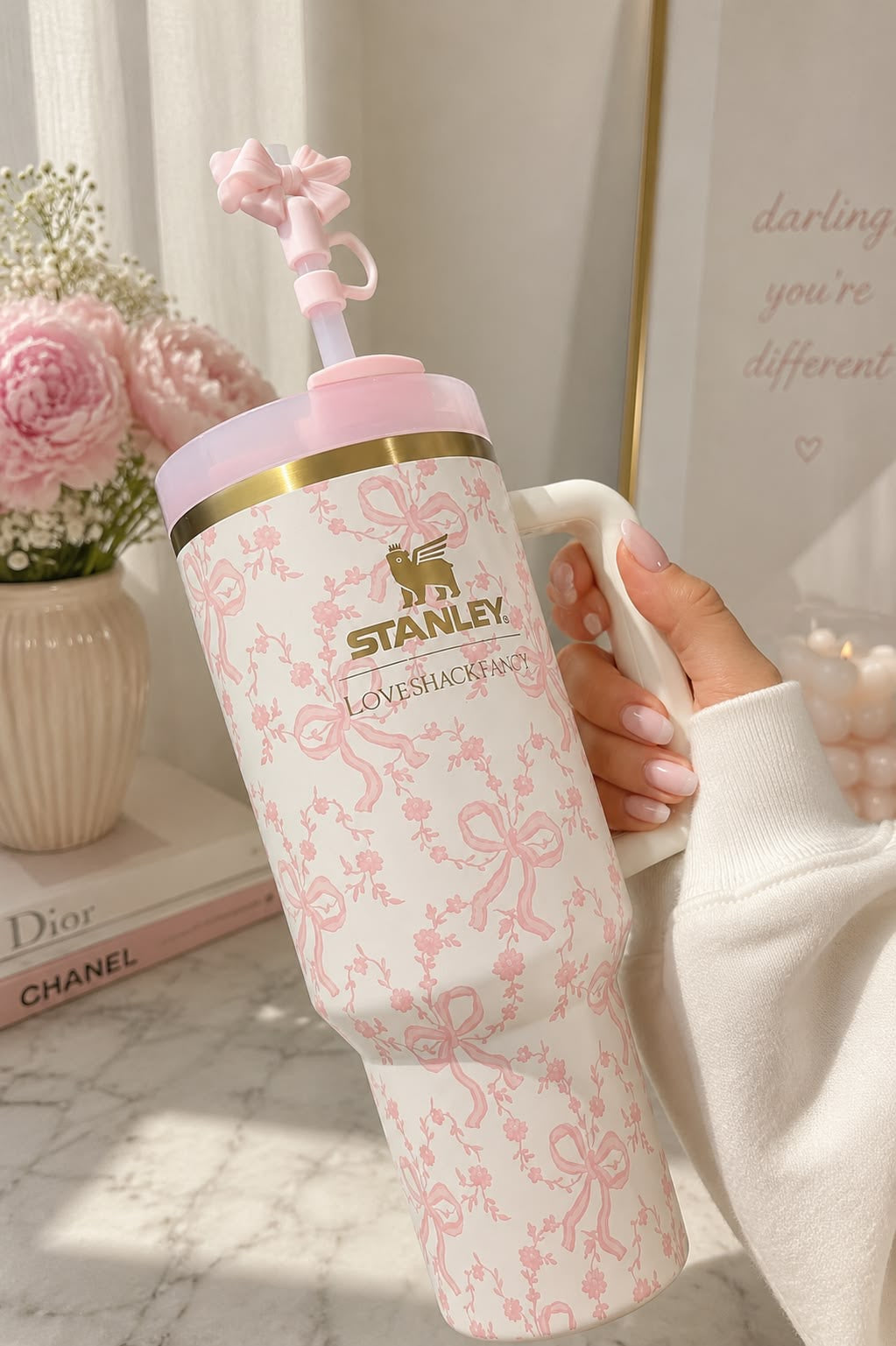 Stanley 1913 x LoveShackFancy Holiday Quencher H2.0  FlowState Tumbler 40 OZ in Coquette Bow