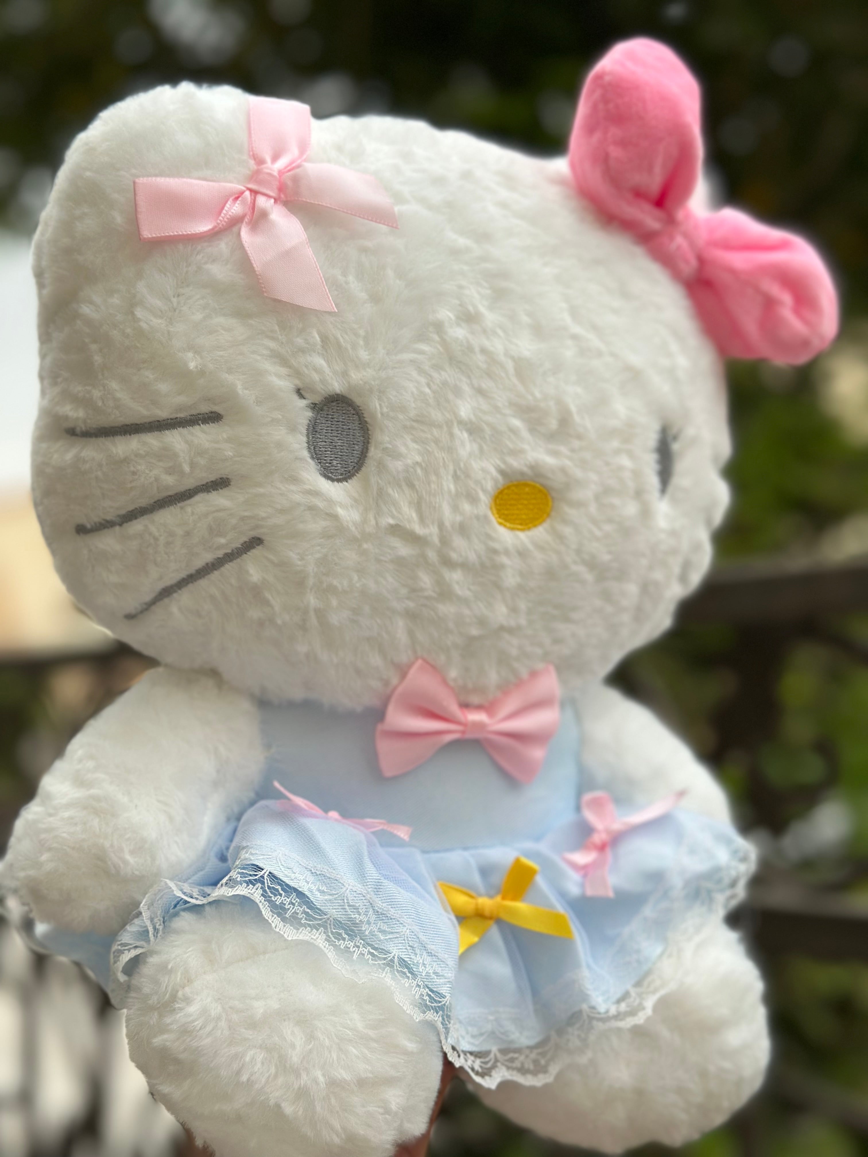 Hello kitty plushie - 35 CM