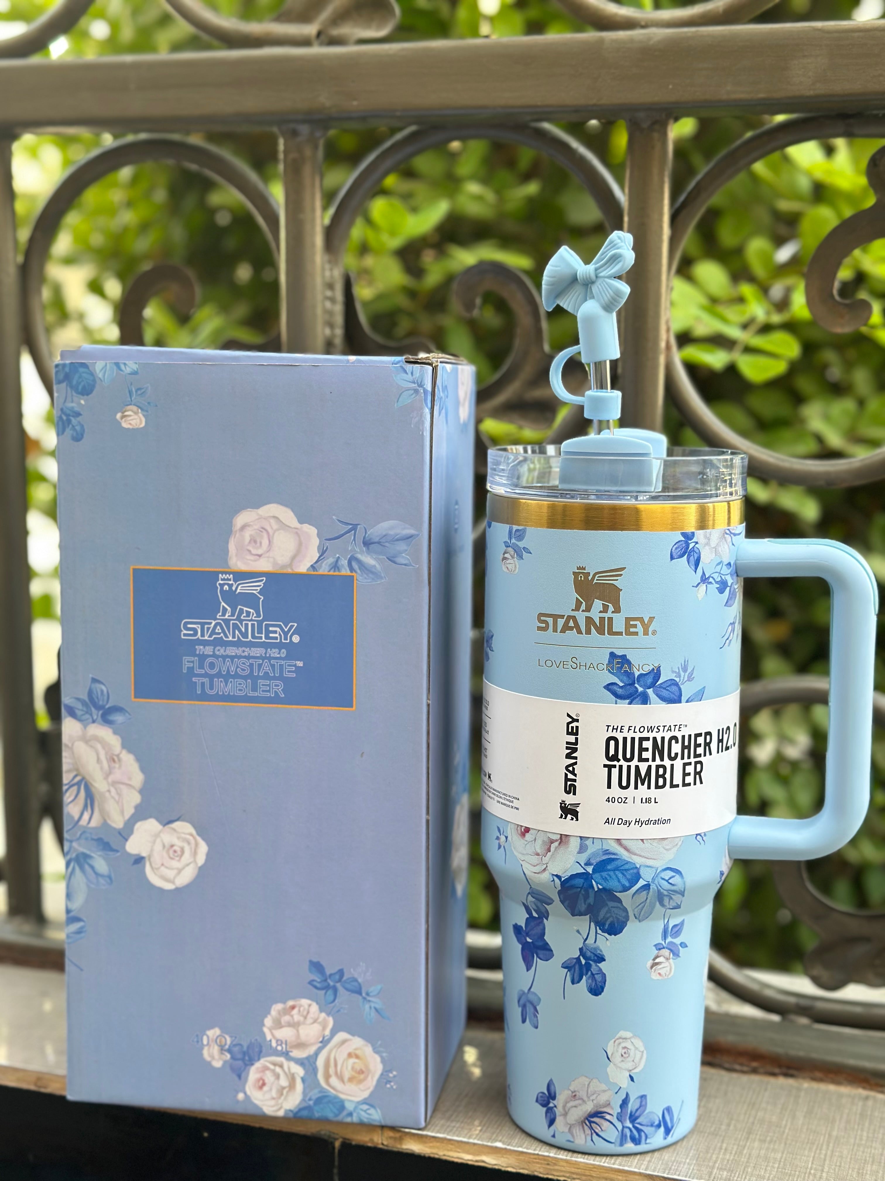 Stanley Quencher H2.0 Flowstate 40 oz Blue Floral Tumbler