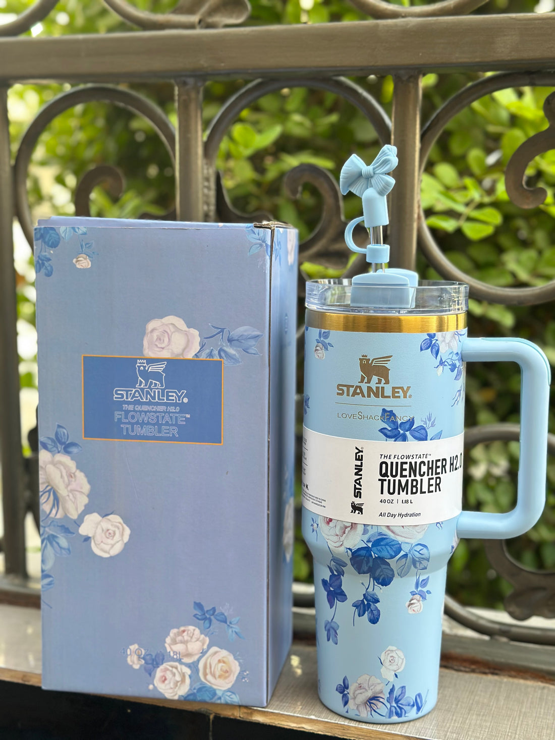 Stanley Quencher H2.0 Flowstate 40 oz Blue Floral Tumbler