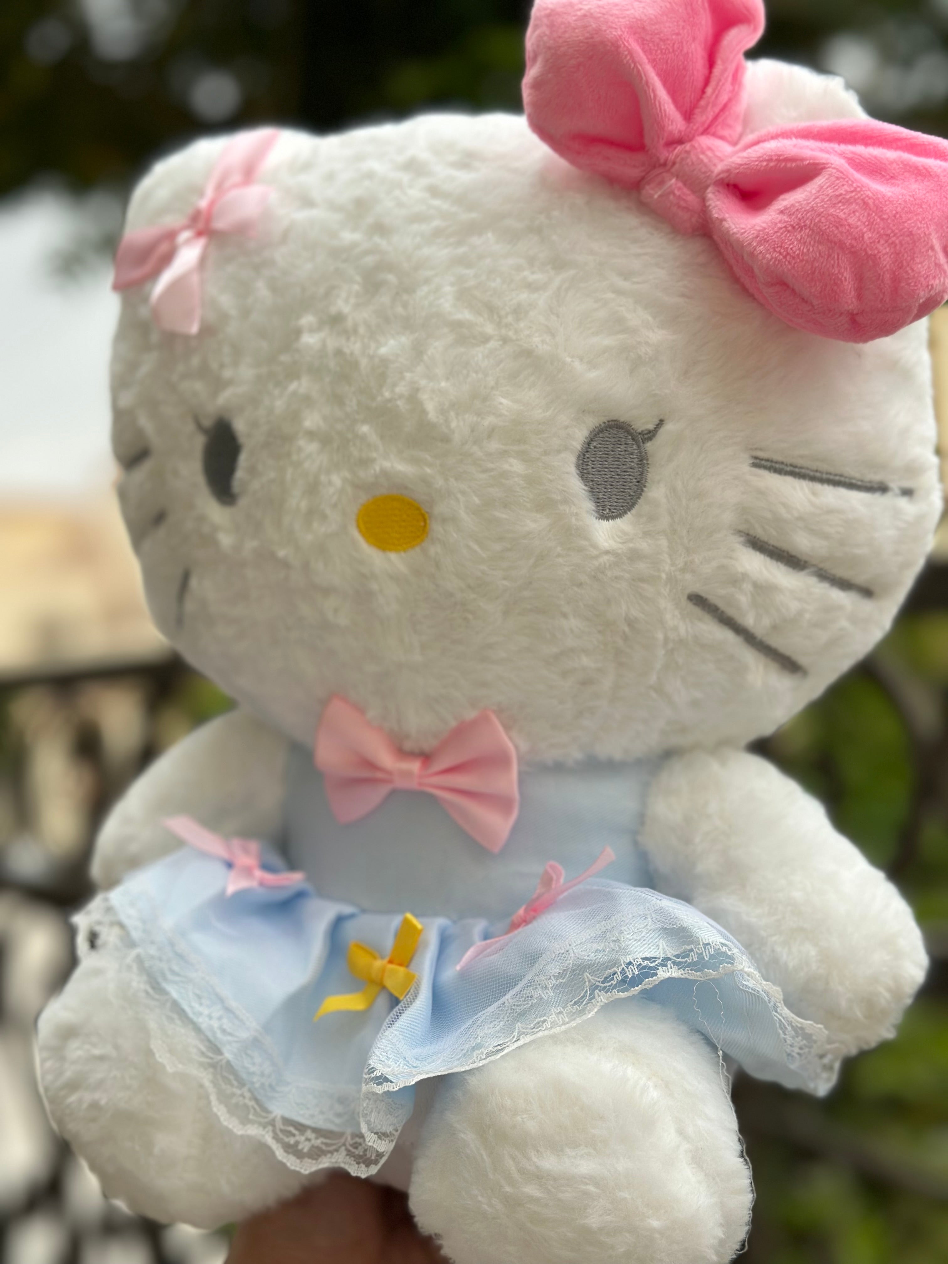 Hello kitty plushie - 35 CM
