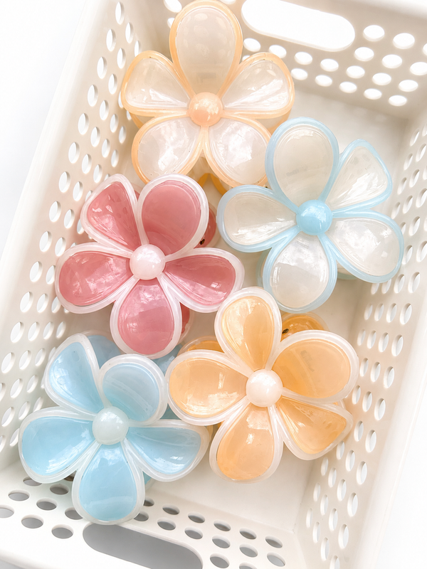 DREAMY FLOWER CLAW CLIPS